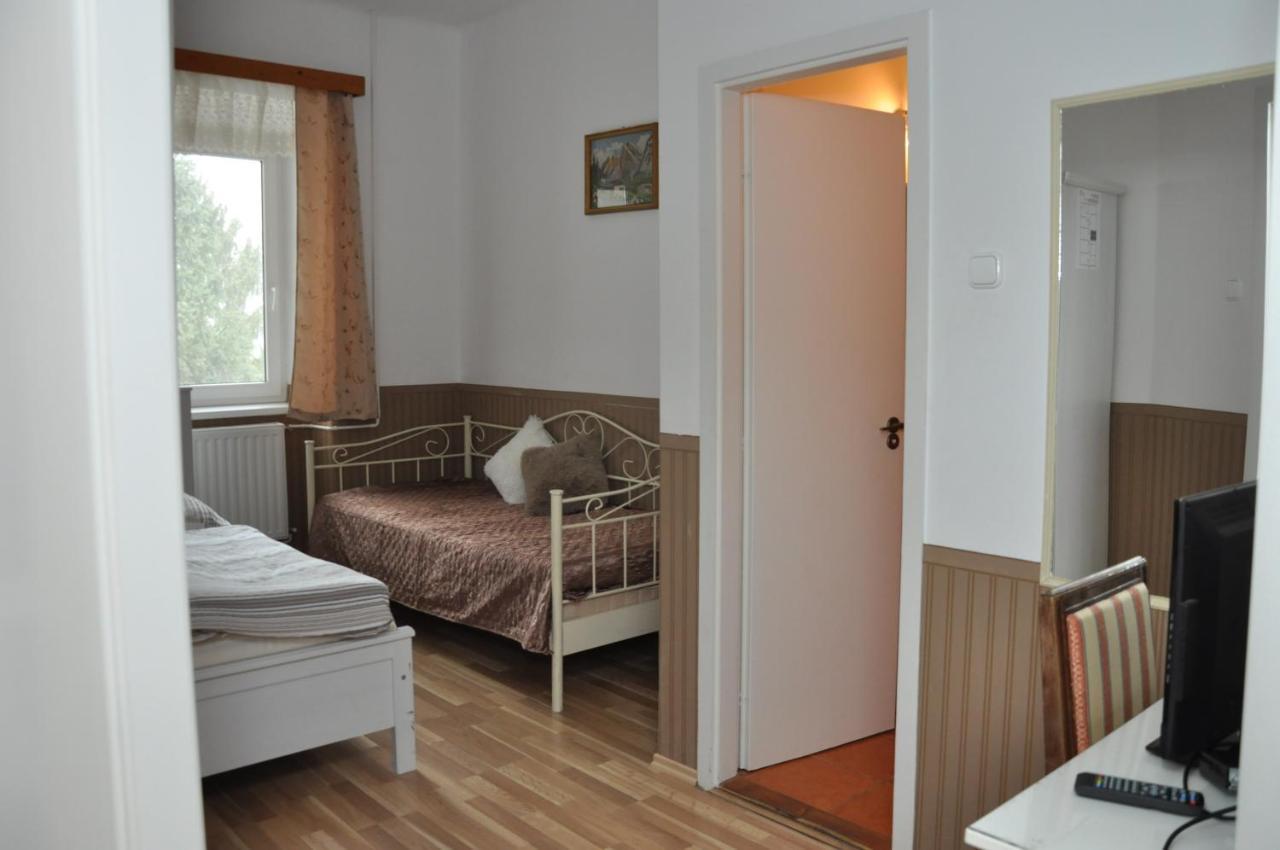 Gloriett Panzio Bed & Breakfast Fertoboz Exterior photo