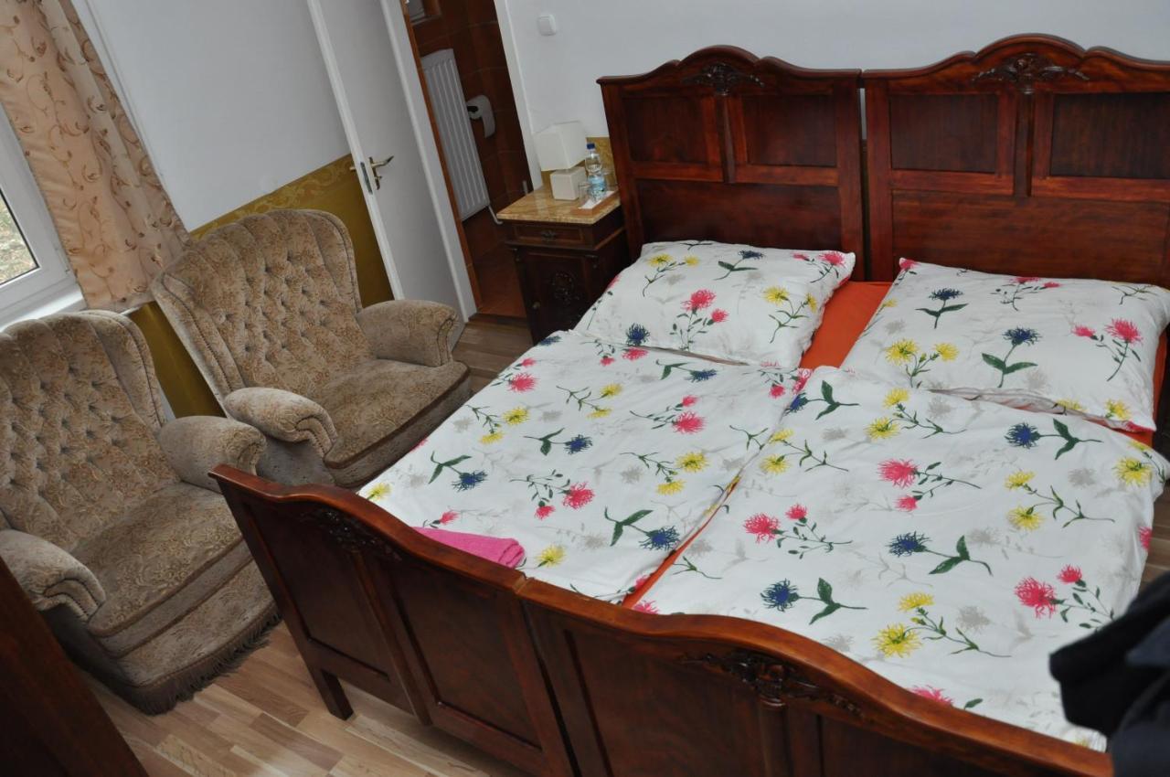 Gloriett Panzio Bed & Breakfast Fertoboz Exterior photo