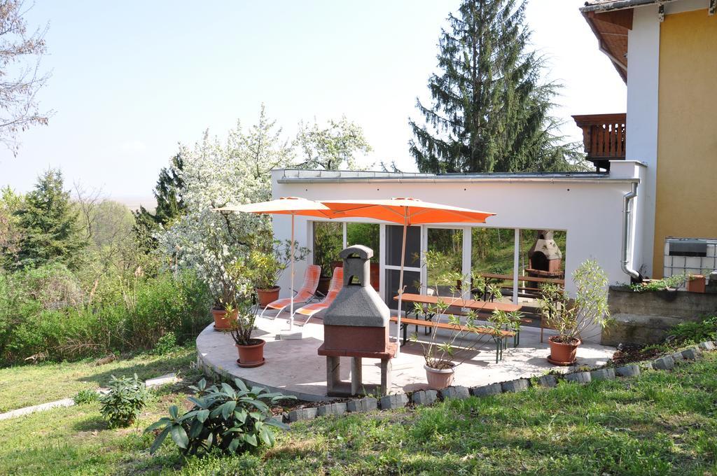 Gloriett Panzio Bed & Breakfast Fertoboz Exterior photo