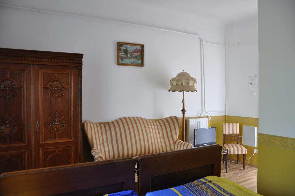Gloriett Panzio Bed & Breakfast Fertoboz Room photo