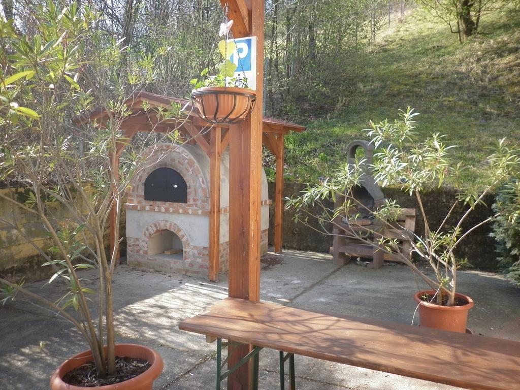 Gloriett Panzio Bed & Breakfast Fertoboz Exterior photo